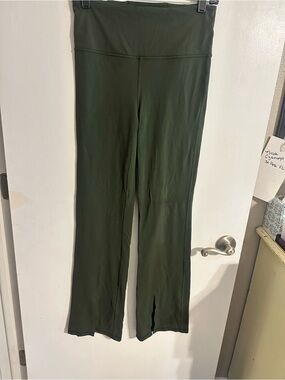 Athleta Women’s Green Stretch Flare Leggings